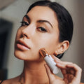 Épilateur pour le visage au toucher doux | Portable, précis et indolore Conçu pour les peaux sensibles, avec des résultats doux sans irritation.